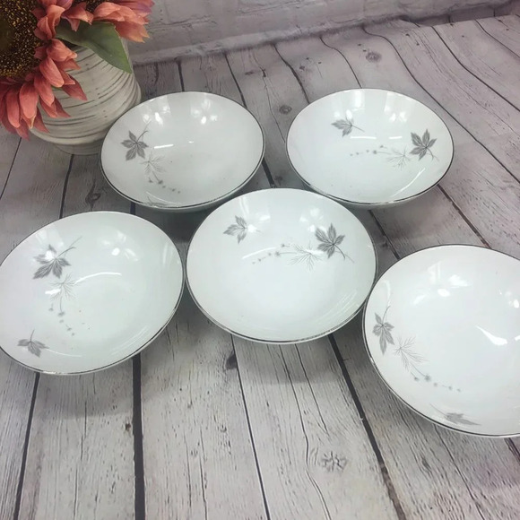 vintage Silver Maple by Mikasa set of 5 bowls - Picture 4 of 7